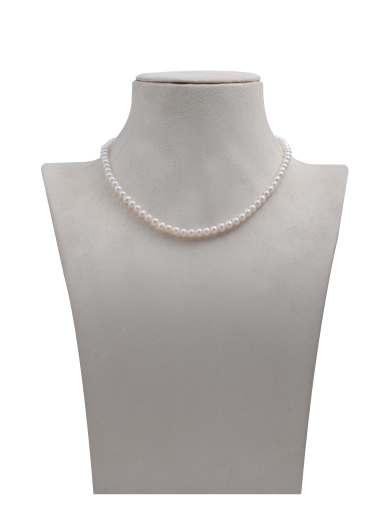 Gorgeous Fresh Water  Round Pearl Necklace