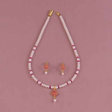 Pearls Red Color czs Necklace and Earrings