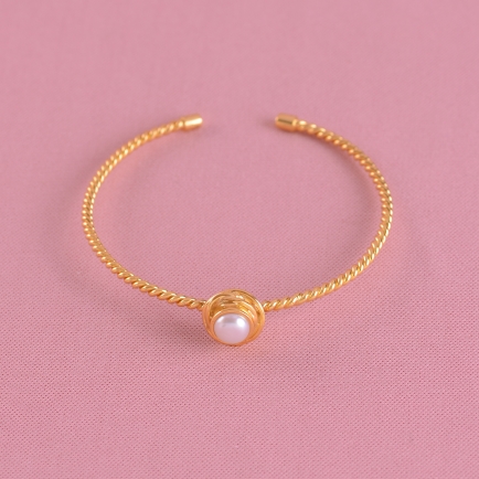 Pearl Floral Bracelet