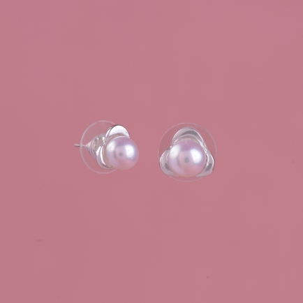 White Pearl Stud Ear rings