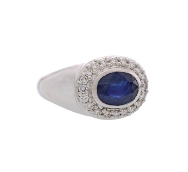 Blue Sapphire Oval Shaped Finger Ring