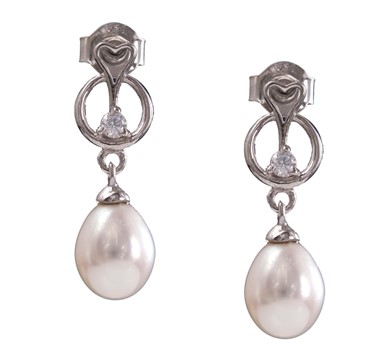 Pearl Drops Earrings in Silver